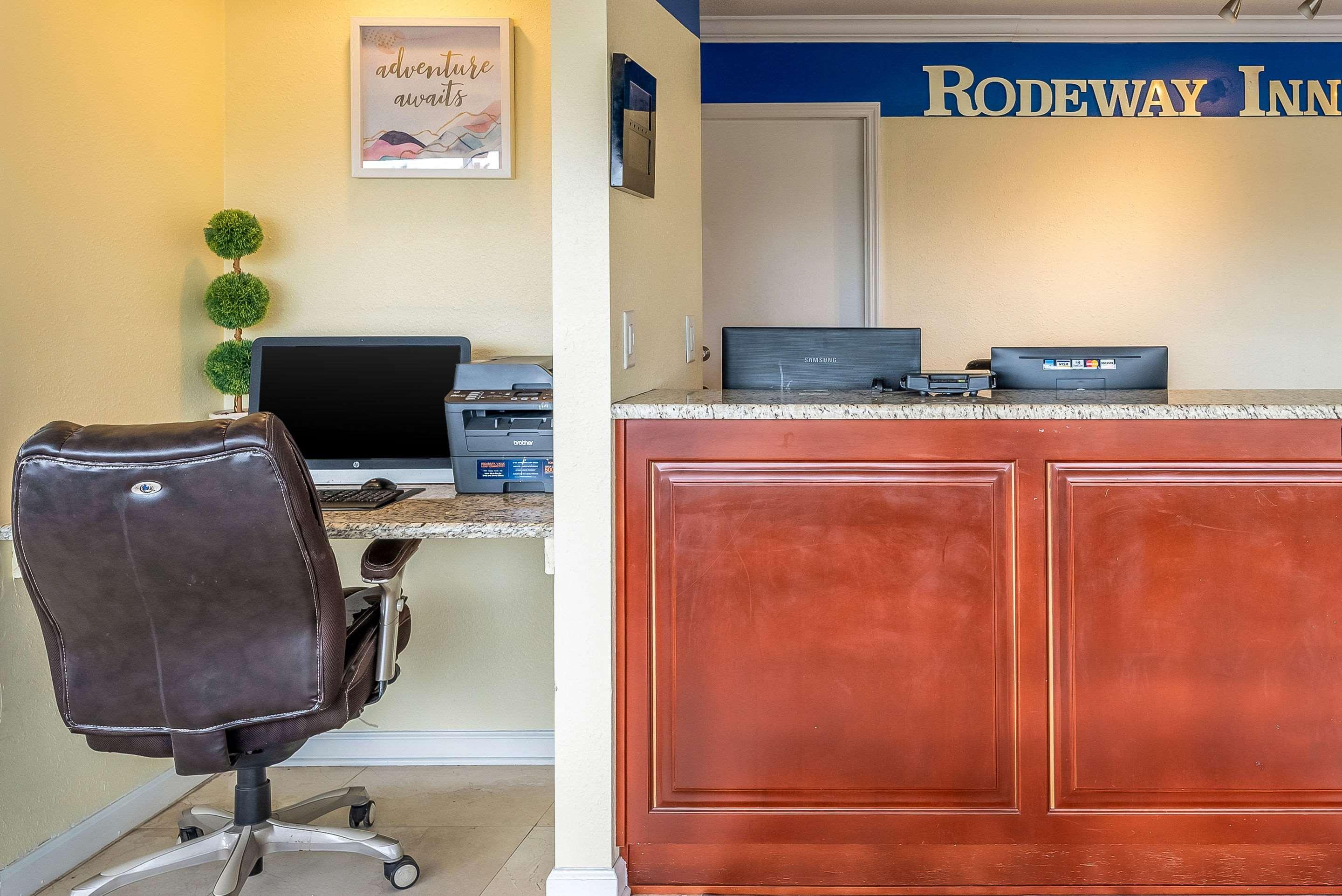 Bushnell Rodeway Inn מראה חיצוני תמונה