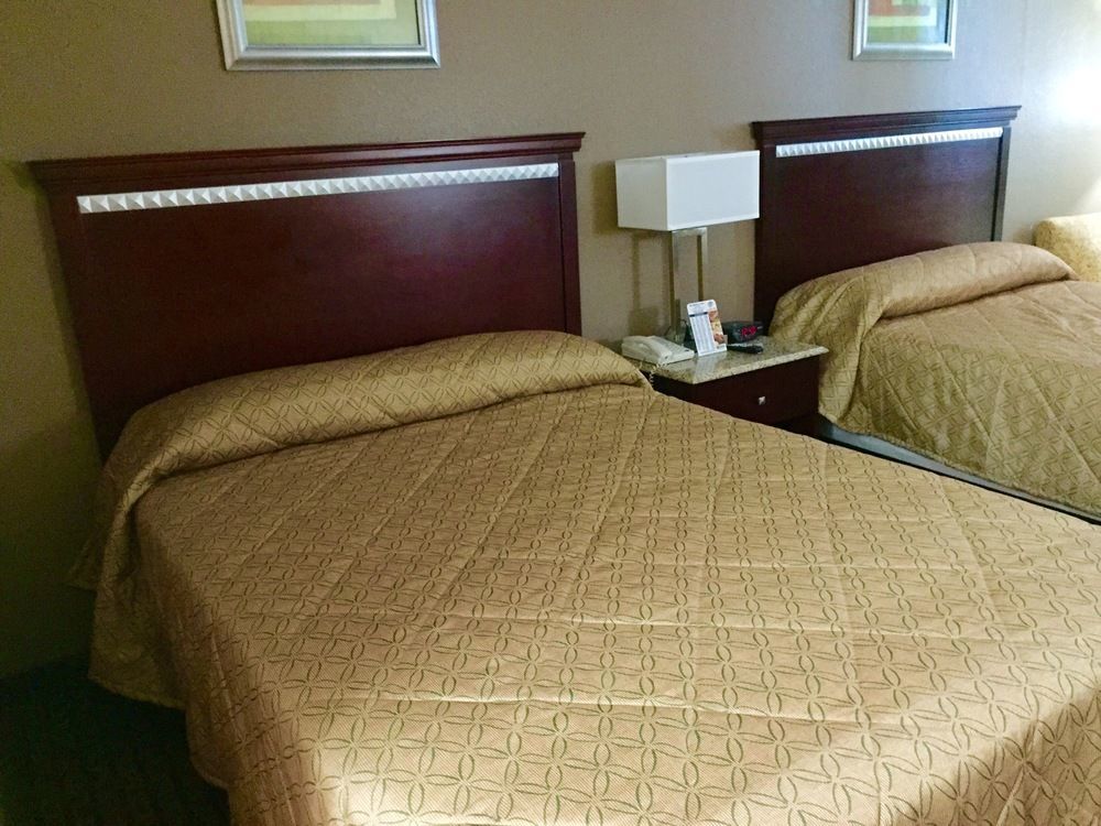 Bushnell Rodeway Inn מראה חיצוני תמונה