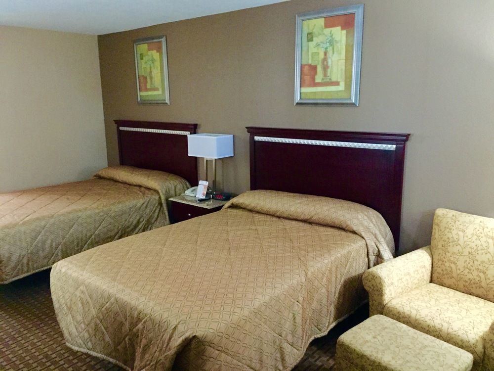 Bushnell Rodeway Inn מראה חיצוני תמונה