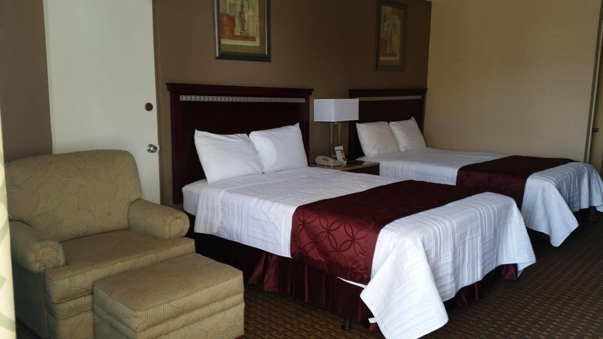 Bushnell Rodeway Inn מראה חיצוני תמונה