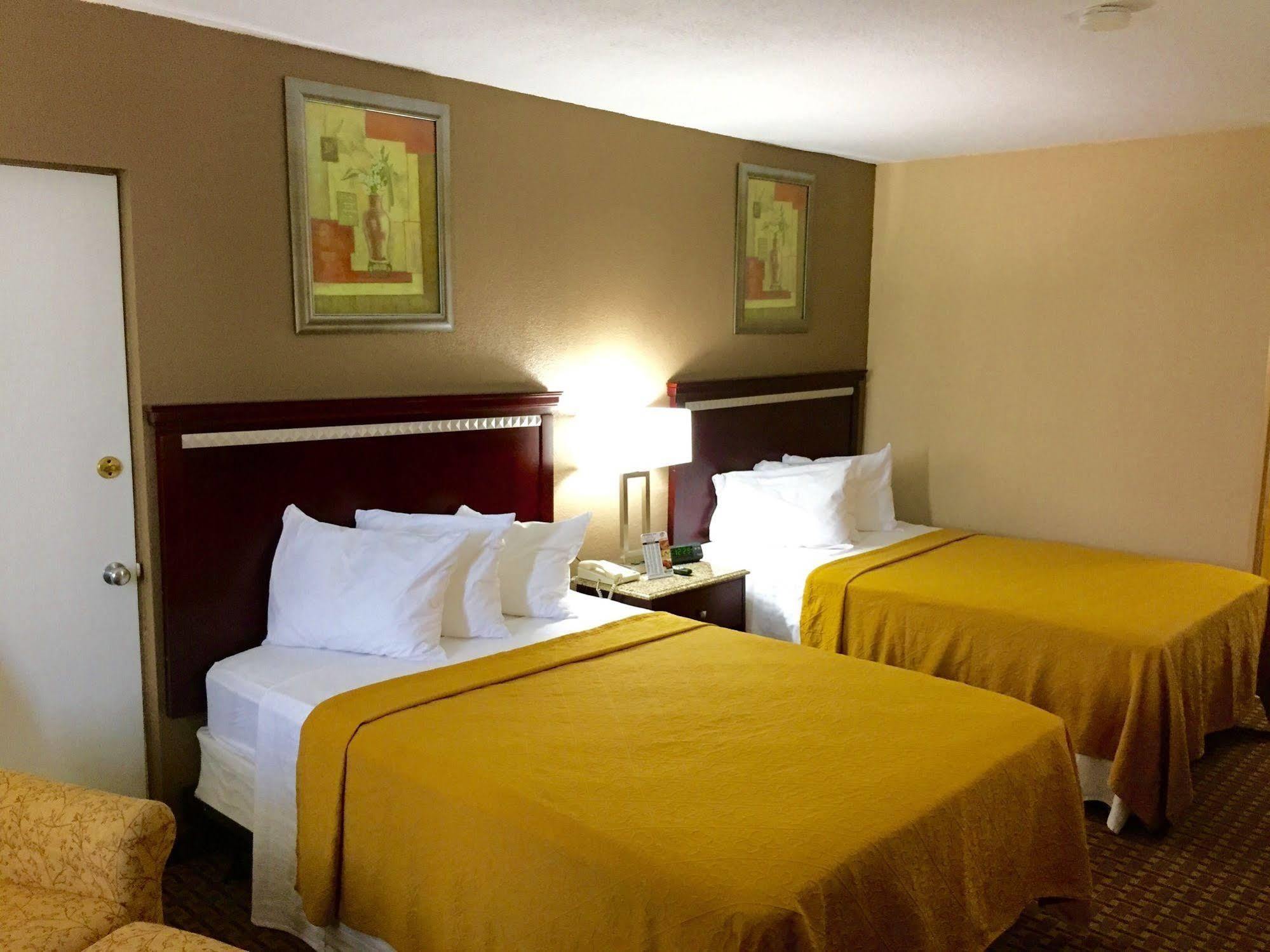 Bushnell Rodeway Inn מראה חיצוני תמונה