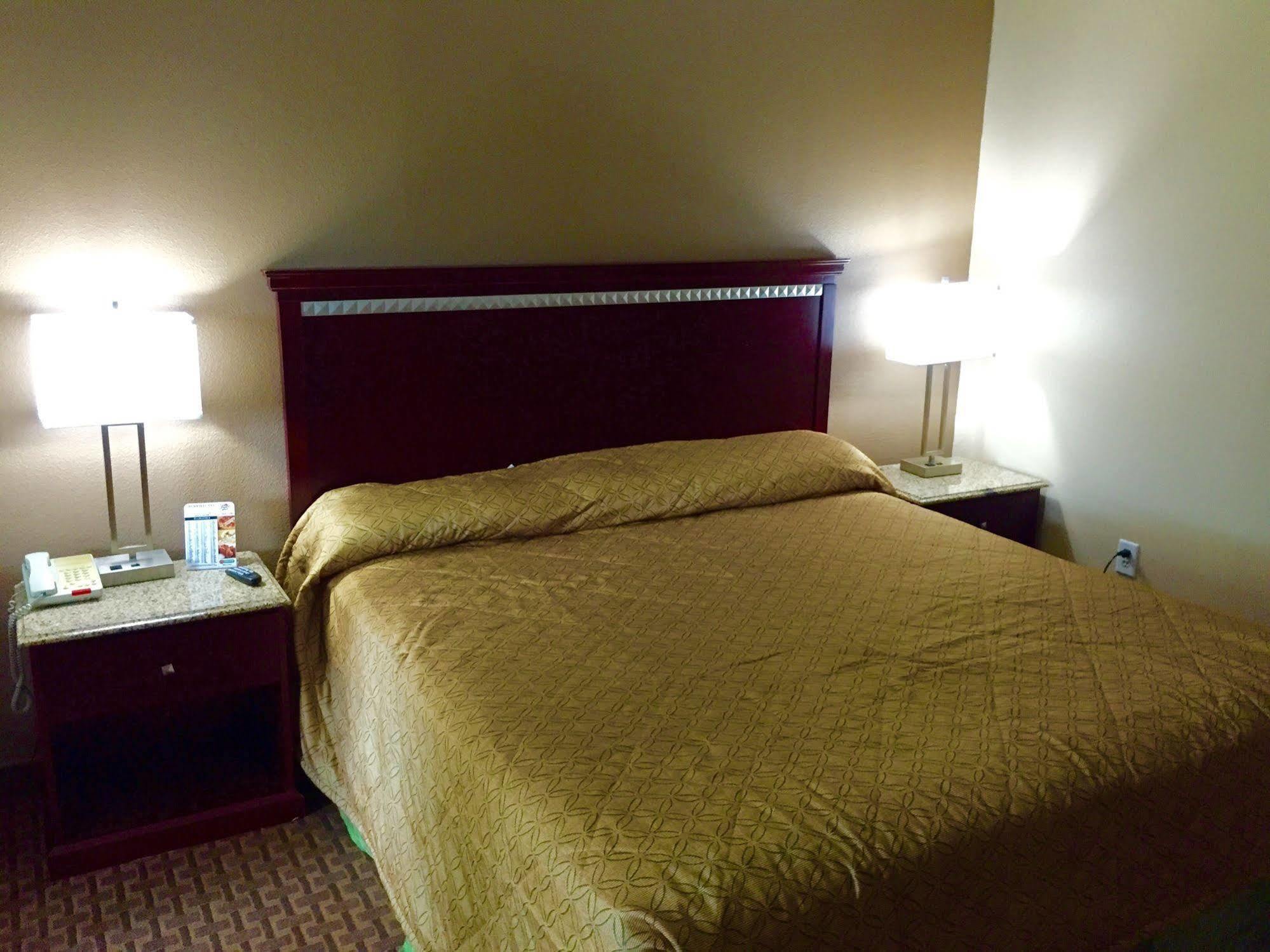 Bushnell Rodeway Inn מראה חיצוני תמונה