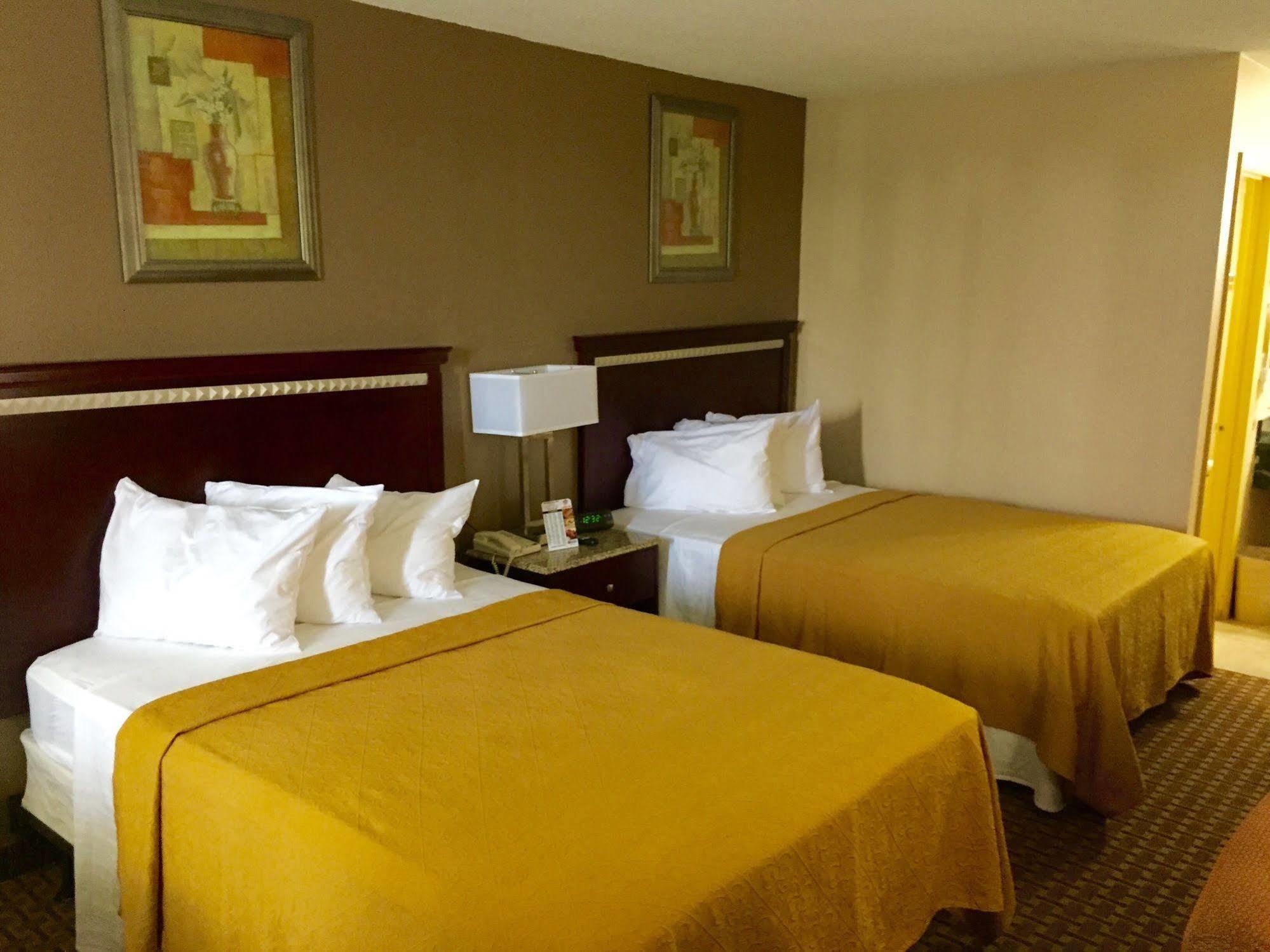 Bushnell Rodeway Inn מראה חיצוני תמונה