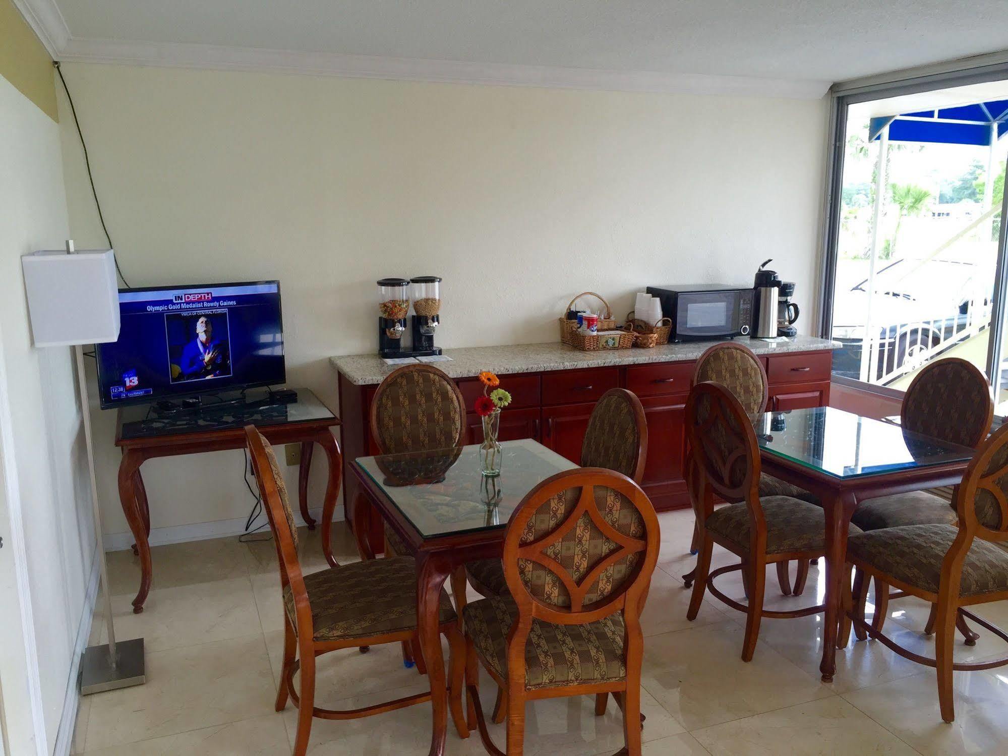 Bushnell Rodeway Inn מראה חיצוני תמונה