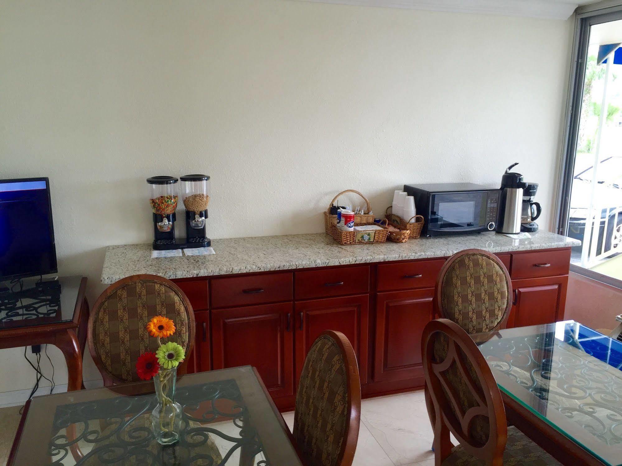 Bushnell Rodeway Inn מראה חיצוני תמונה