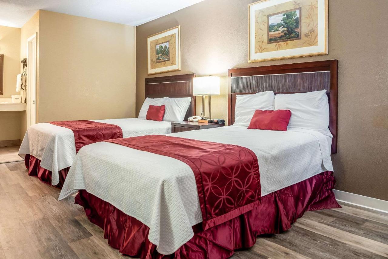 Bushnell Rodeway Inn מראה חיצוני תמונה
